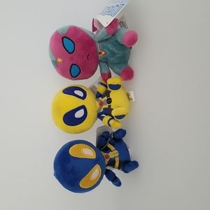 Lot of 3 Marvel Funko Mopeez plushies (blue Deadpool, yellow Deadpool, Vision)
